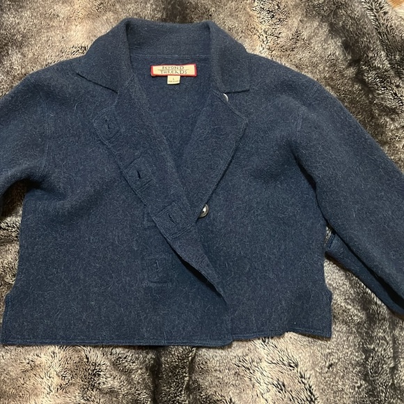 Beyond Threads cardigan - Picture 6 of 6